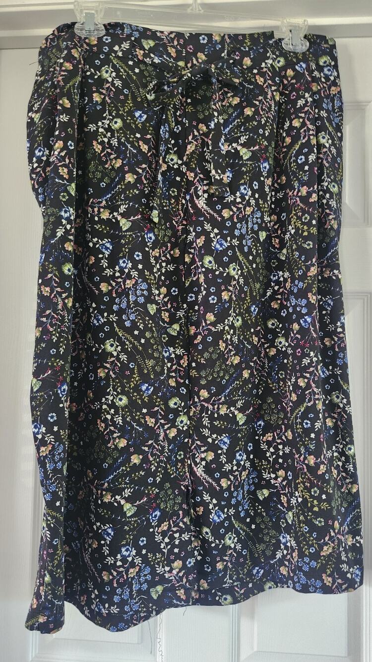 DR2 by Daniel Rainn Black Floral Skirt Size 3XL Wb 39